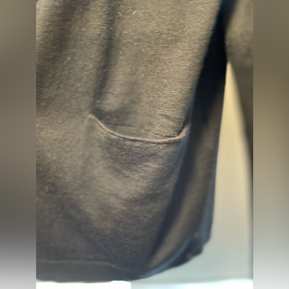 ❌SOLD❌Maje black 100%laine wool cardigan - gently worn. I’m good condition. - Picture 3 of 7